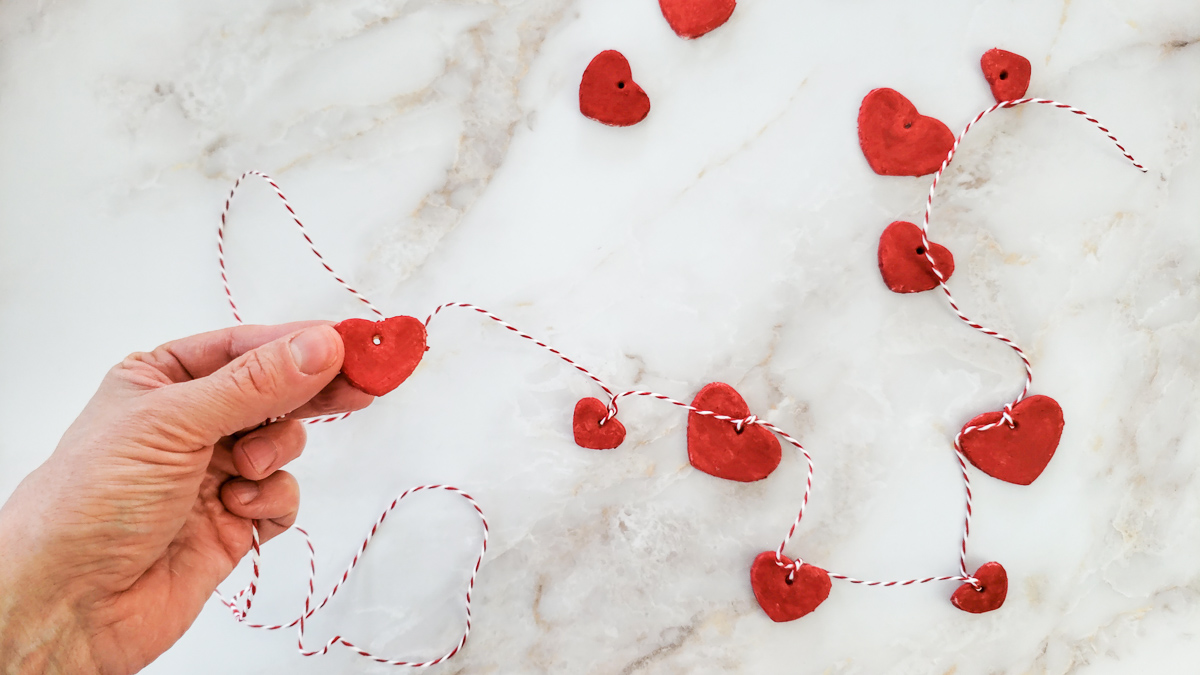 Fabriquez des guirlandes coeur pour la Saint-Valentin